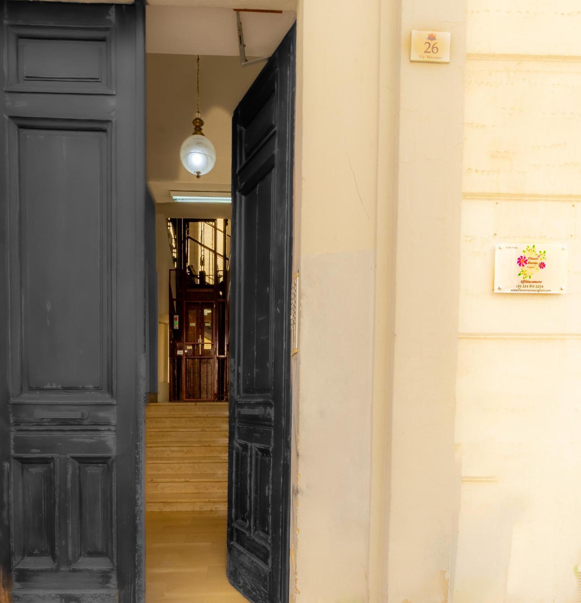 Flower Rooms Cagliari Exterior photo